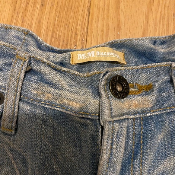 Women's distressed low rise mini jean shorts with unique embroidered design - Picture 11 of 12